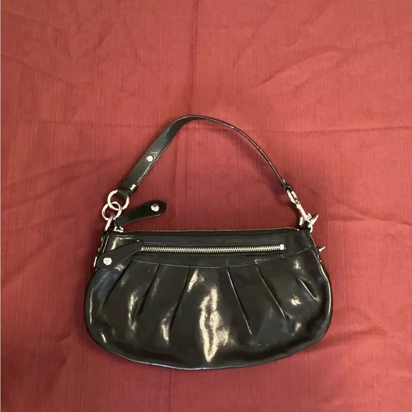 ⚡️⚡️FLASH SALE⚡️⚡️Black Leather Coach Handbag - Picture 2 of 7